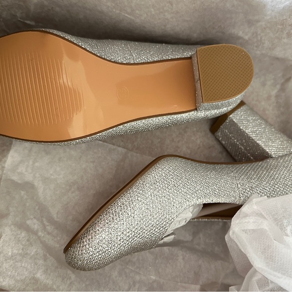 New in box! Size 5.5 silver glitter chunky heel. - Picture 6 of 10